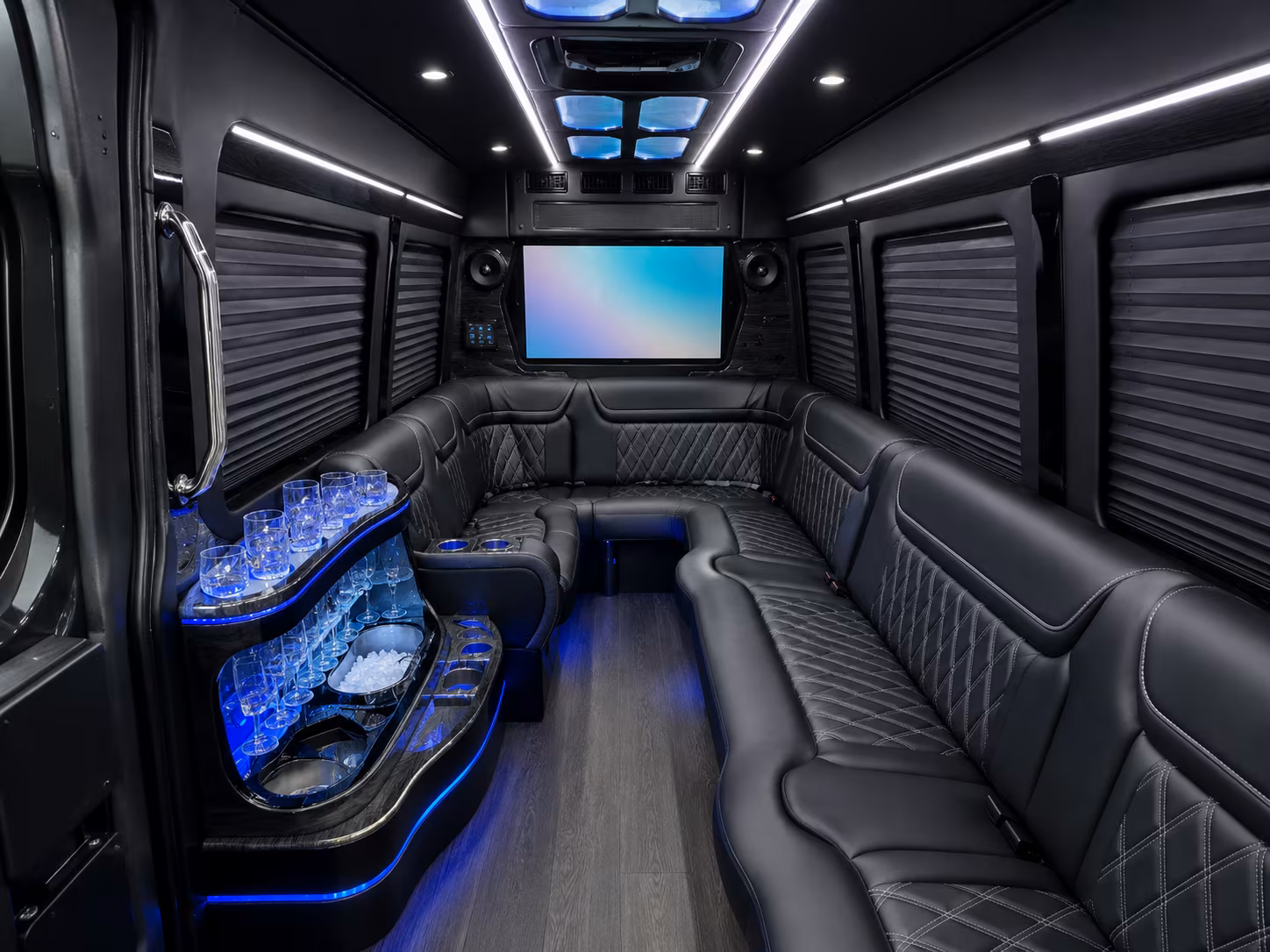 boyntonbeachcharterbusservices com is ready to move your group to corporate retreats and off site events