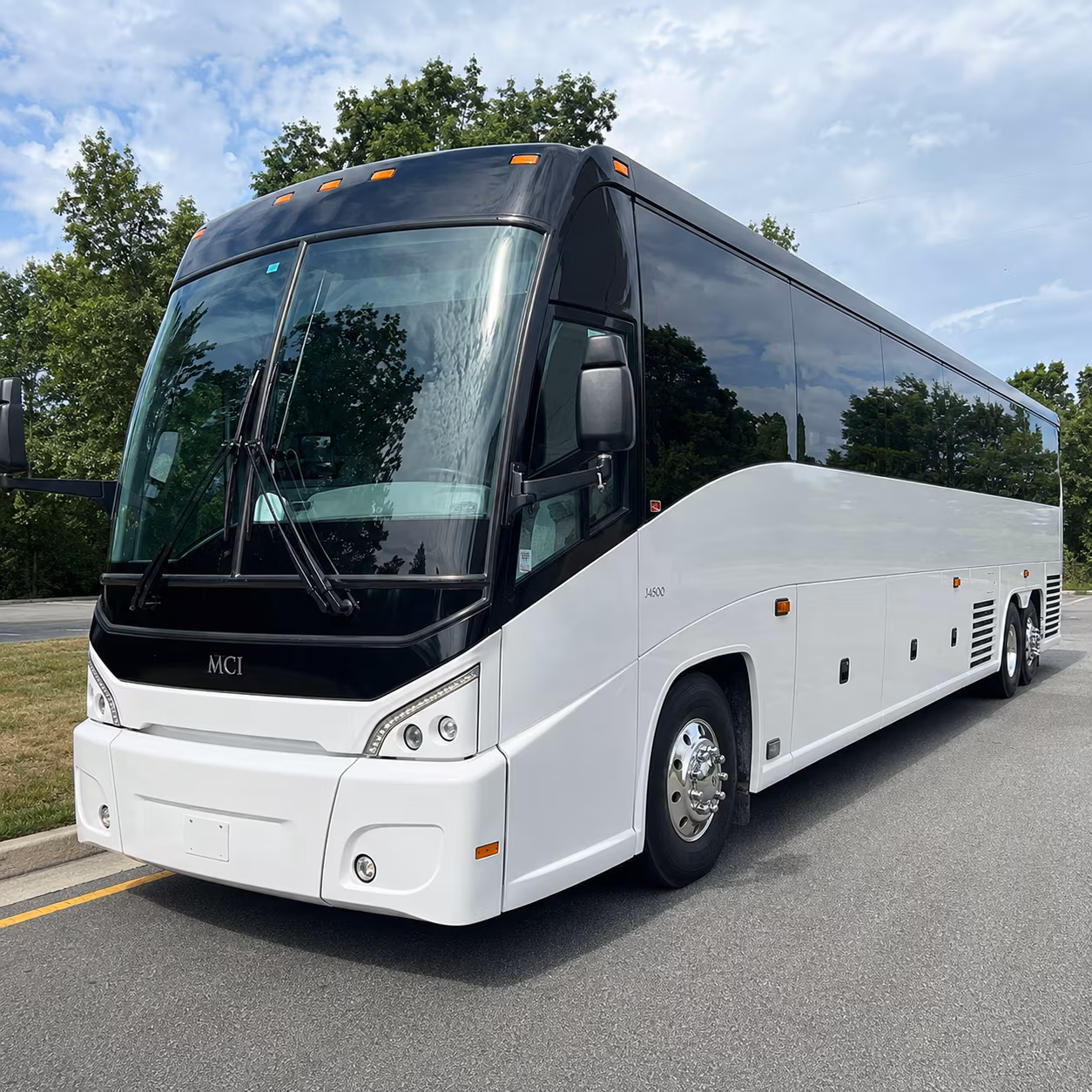 boyntonbeachcharterbusservices com is the smart way to book airport transfers to djt fll and mia